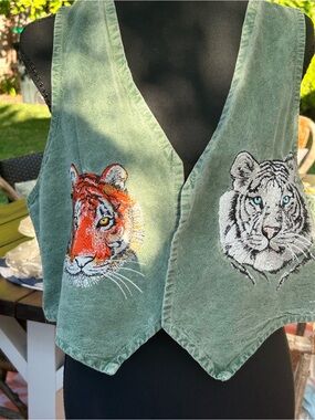 Fabulous acid wash denim vest with embroidered large cats